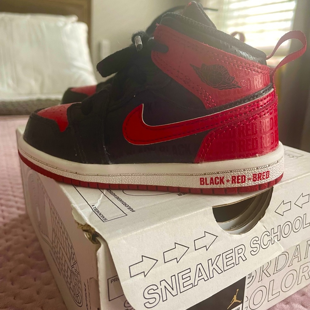Jordan 1 - school theme size 7 red and black